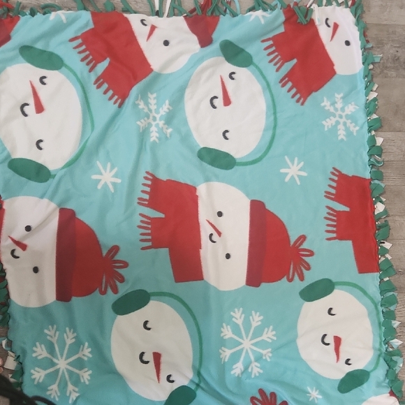 Festive Snowman Fleece Throw Blanket - Red and Green - Picture 1 of 1